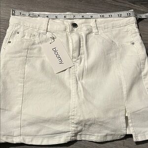 BloomyWhite Denim‎ Skirt